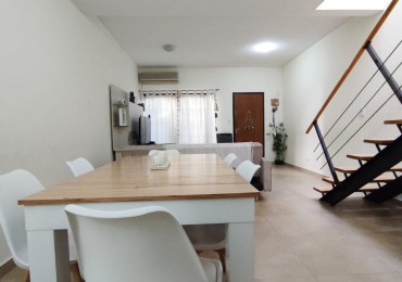 Duplex 4 amb, con garaje, patio y parrila