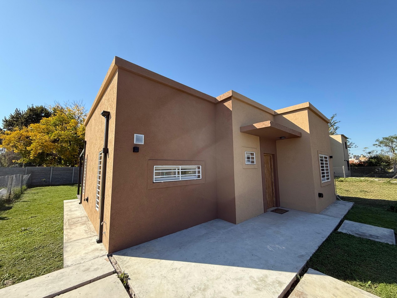 OPORTINIDAD!!! Excelente casa en lote propio listo para escriturar. APTO CREDITO!!!