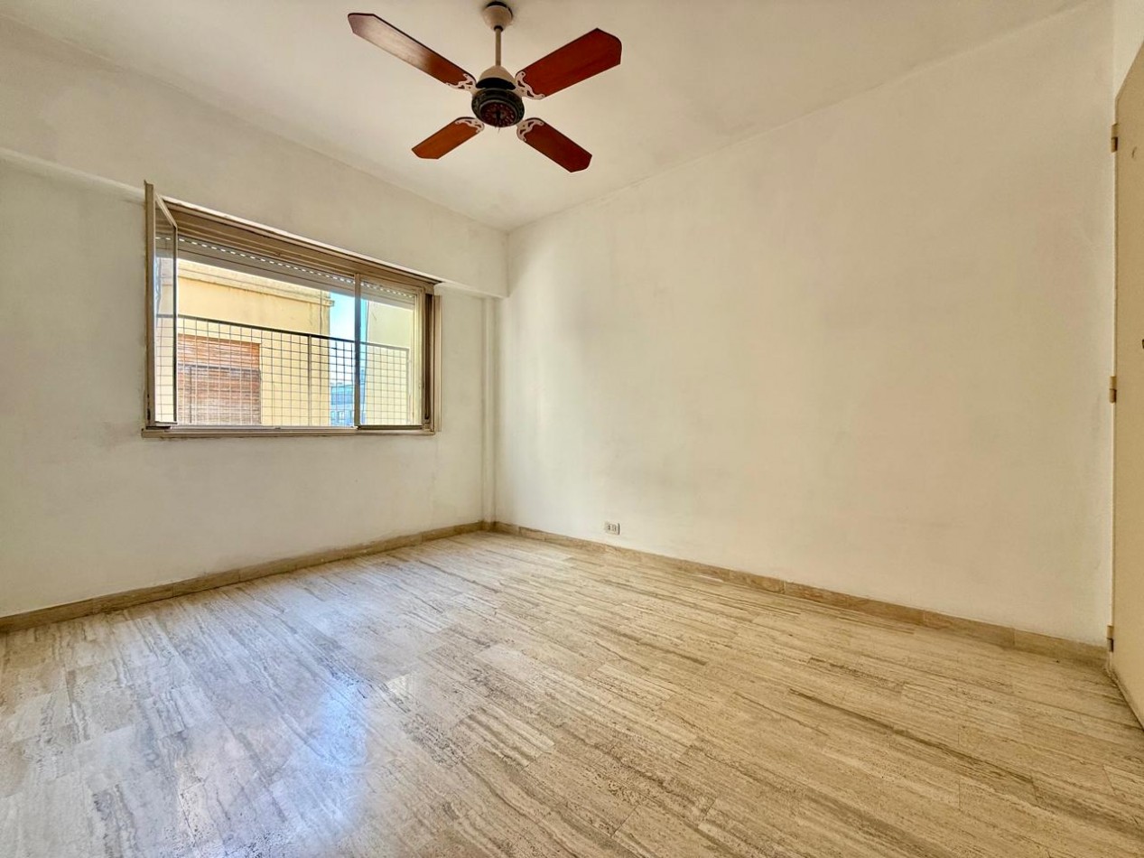 OPORTUNIDAD!!! Amplio y luminoso departamento dos amb..APTO CREDITO!!! Bajas expensas