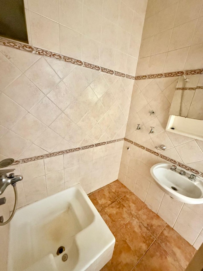OPORTUNIDAD!!! Amplio y luminoso departamento dos amb..APTO CREDITO!!! Bajas expensas