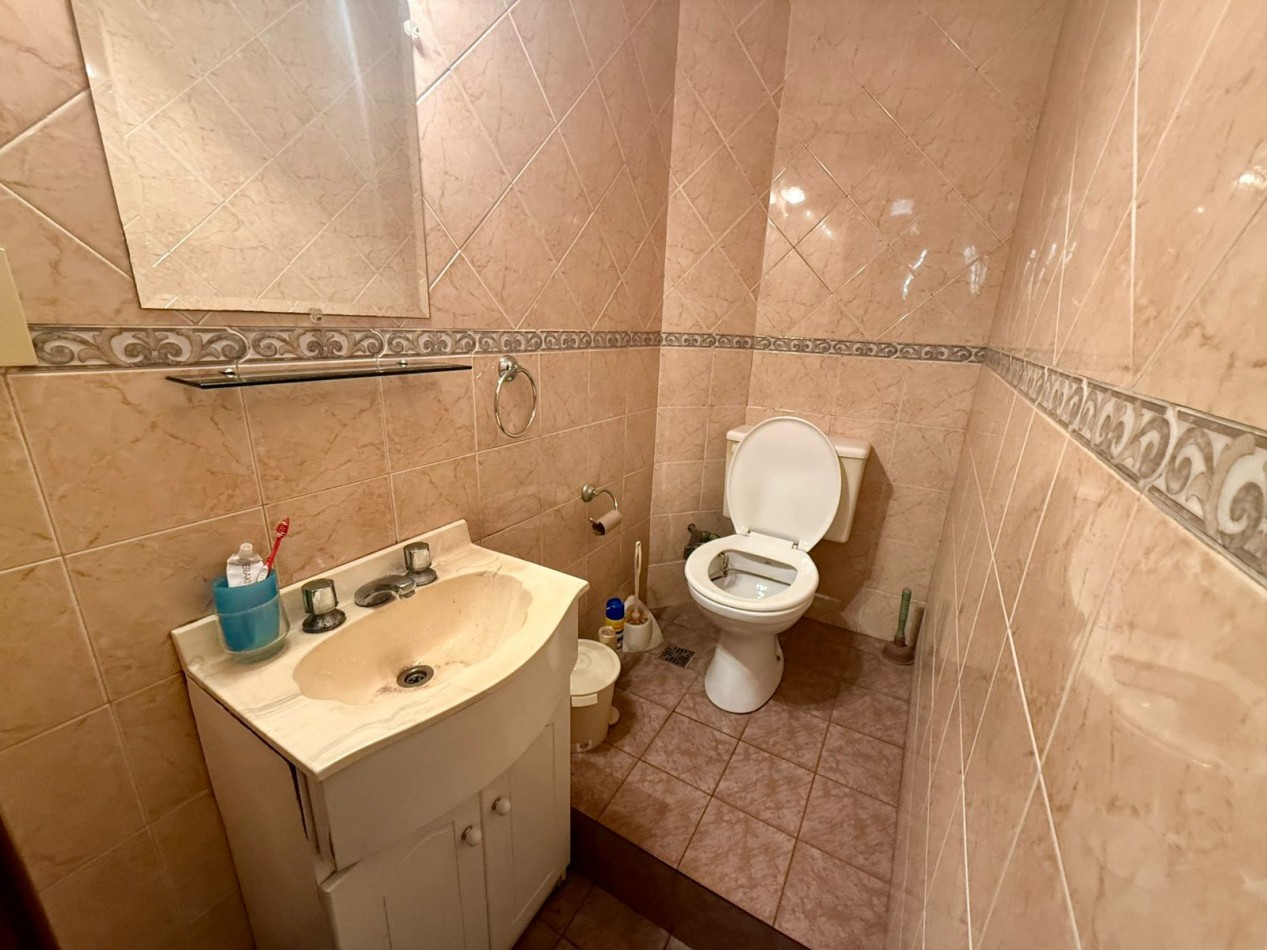 Casa 4 ambientes en lote propio con garaje quincho y terraza