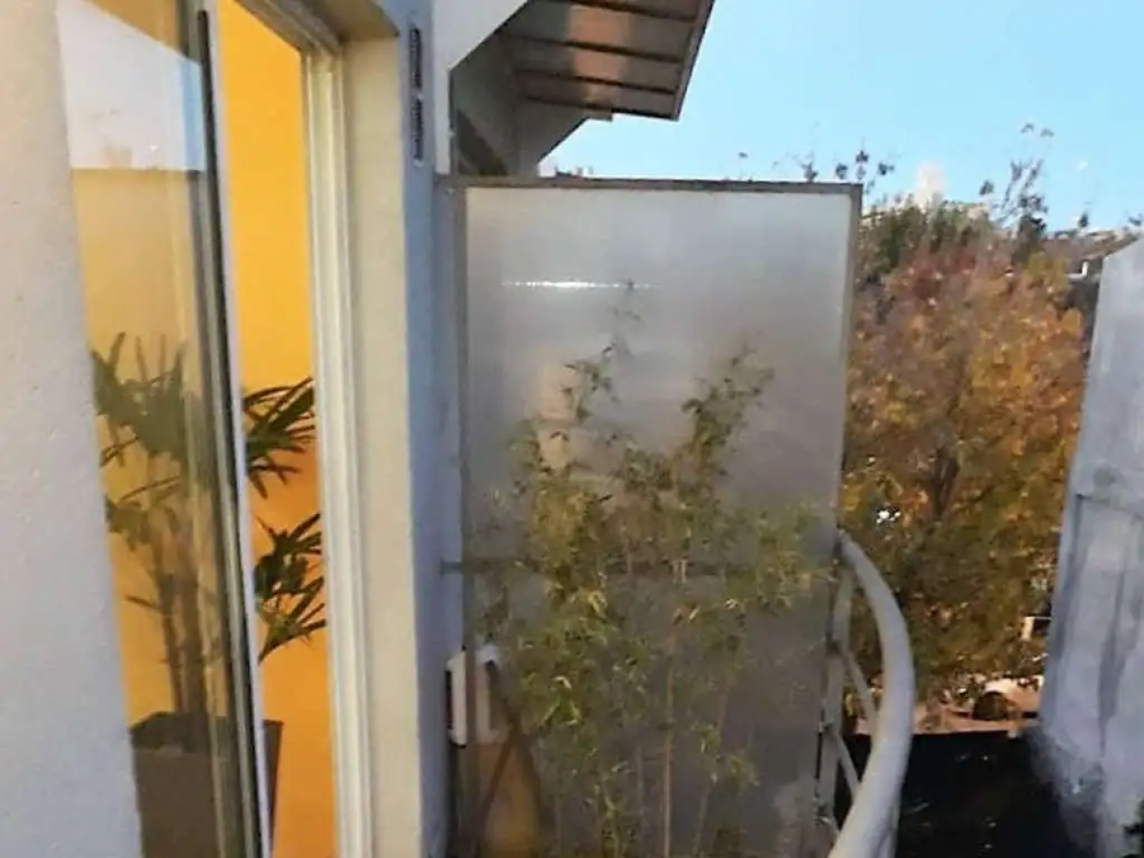 Excelente departamento dos ambientes con balcon y terraza propia. Bajas expensas!