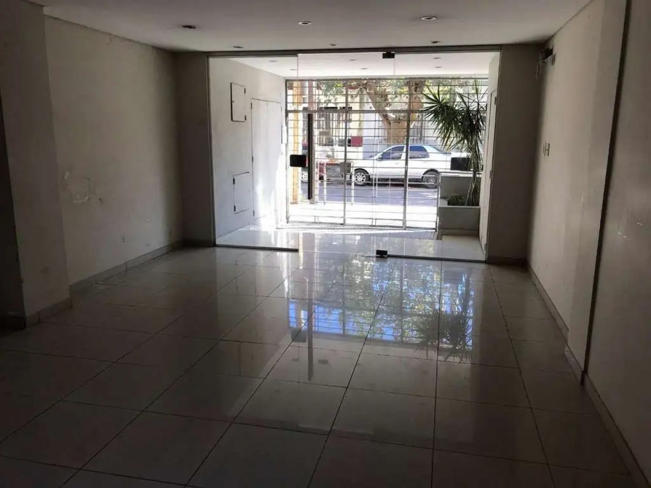 Excelente departamento dos ambientes con balcon y terraza propia. Bajas expensas!