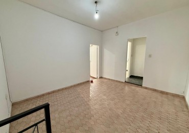 PH tres ambientes en 1°P con balcon y patio sin expensas con entrada independiente